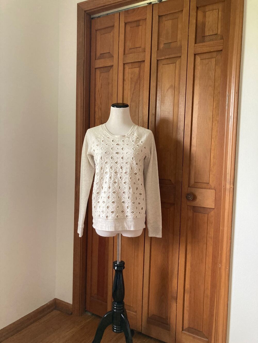 Old Navy Oatmeal Colored Pullover Sweatshirt, Size XS